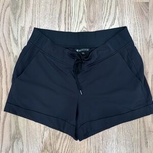 Athleta Size 10 Midtown shorts